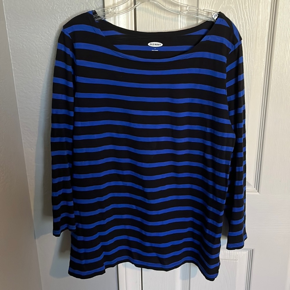 Old Navy 3/4 length shirt. Blue and Black Stripes
